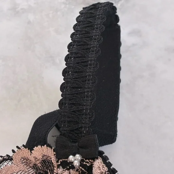 FELINA Size 38DD Underwire Black Bra with Floral Embroidery - Picture 4 of 8